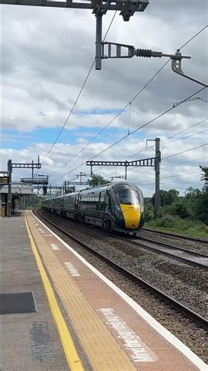 GWR “Remembrance” IET Storms Through Burnham 🌺🚆⚡ #Shorts