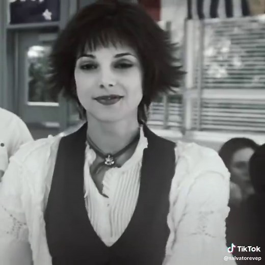 Alice Cullen Edits: Embracing Emo Vibes from Twilight
