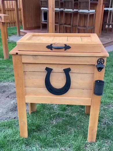 DIY Rustic Cooler: Woodworking Project Tutorial
