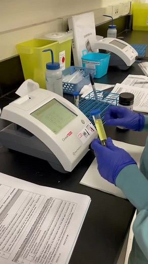 Can you get the urinalysis strip in the Clinitek in 8 seconds? 🏃🏼‍♀️⚡️ #medlab #urinalysis #fyp #hurryup #chemistry #science