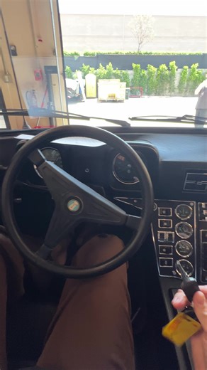 Cold Startup of a Classic Pantera Car