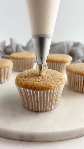 13K views · 933 reactions | Cupcakes for breakfast? Heck yes! These maple bacon cupcakes are breakfast in cupcake form! Recipe on cakemehometonight.com! #maple #bacon #cupcakes #cupcake | Cake Me Home Tonight | Facebook