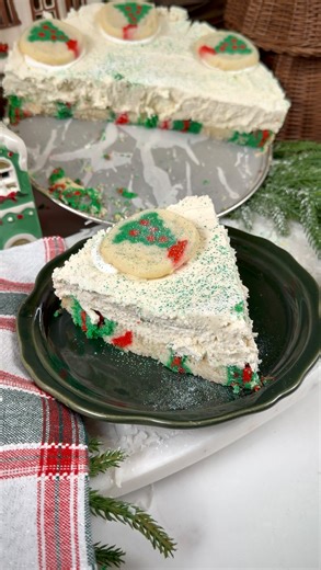 Laura Krecic on Instagram: "🎄✨ Pillsbury Christmas Tree Cheesecake ✨🎄 The easiest holiday cheesecake that looks ridiculously impressive & cozy thanks to @pillsburybaking Comment “CHEESECAKE” & I’ll send you the recipe lineup with all the tools I used. Ingredients: • 2 packs @pillsbury pre cut Christmas tree cookies • 2 8 ounce blocks of @phillycreamchs softened • 1 cup granulated sugar • 3 tbsp vanilla bean paste from @traderjoes • 1 tub of 8 oz thawed in fridge @coolwhip How to Make It: Line 