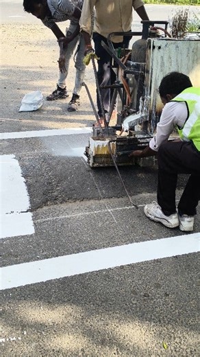 Chevron pattern.... #highway #civil #Expressway #civilwork #civilservices | Manish Sharma