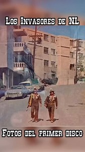 El primer disco de Los Invasores de NL, bajo el sello DLV a principios de 1980, reuní varias fotografías de diferentes versiones del disco (Freddie Records y DLV), la mas reciente que salió fue de un casset que consiguieron los amigos de Discos RGV, y con la ayuda de la IA recreamos este pequeño video, que chulada! #LaBravata | La Bravata