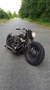 Harley Davidson 1340 Evo Bobber #1340evo #evo1340 #evolution #bobber #chopper @sorotan #harley #harleybobber #harleychoppers #harleystyle #harleydavidson #springer #springerseat #springerfrontend #softail #KBC #kustomkulture #vintagemotorcycle #bobberporn #kultbobcycles #japanstyle #kick #kickyourharley | T M Fahmi Maulana