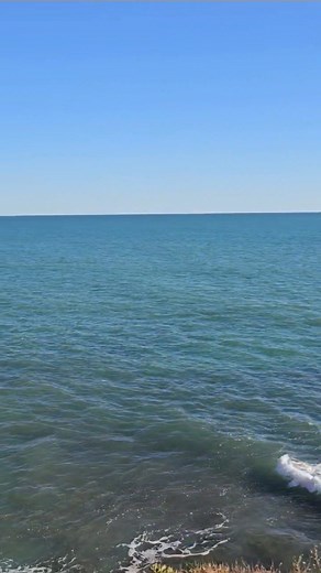 After the storm, the glorious sunny days and gentle warmth have returned to paradise once again. ☀️ Even though there’s no place in the world with perfect weather every single day, the Algarve is definitely one of the closest. Somehow the sun here always finds its way back, like it forgot its sunglasses and had to return. #Albufeira #Algarve #olhosdeagua #goodweather #TravelAlgarve #SunnyDays | Algarve Travel Insider