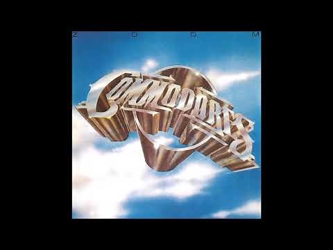 Commodores - Zoom