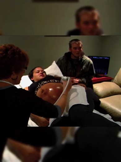 #youngmom #teenmom #16andpregnant #mother #pregnantteen