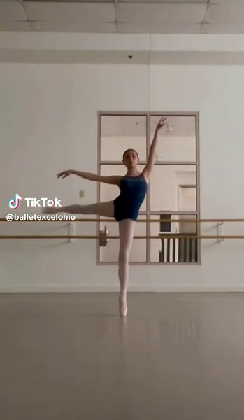 Sometimes you just float 😍 #ballet #ballettok #balletchallenge #balletcore #turns