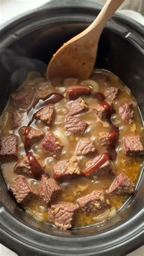 The ultimate 4-ingredient slow cooker garlic butter steak bites 😍 #shorts #reels