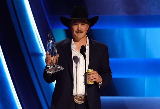 Zach Top wins new artist of the year at 2025 CMA Awards: Everything to know about him