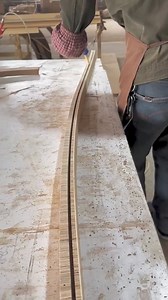 1.2M views · 2.8K reactions | Curved wood door binding process #adsonreelsmonetization #adsonreels #reelsviral #machine #reel #reels #trend #handmade #woodworking | Faviola-Alicia | Facebook