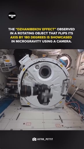Vigyaan 360 | Mind-Blowing Dzhanibekov Effect in Space! #dzhanibekoveffect #microgravity #spacescience #physicsinspace #spaceexperiment #zerogravity... | Instagram
