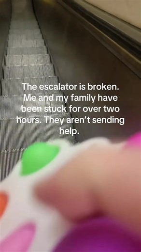 We have places to be. This isn’t ok. #fidgeting #fidgettrading #spreadlove #asmr #katyperry