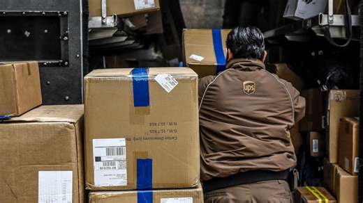 What to know about last-minute holiday shipping deadlines, cheapest options