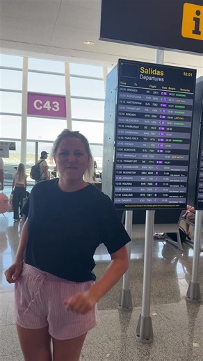 1 hour delay, its okay, slay 💁🏼‍♀️ #jet2holiday