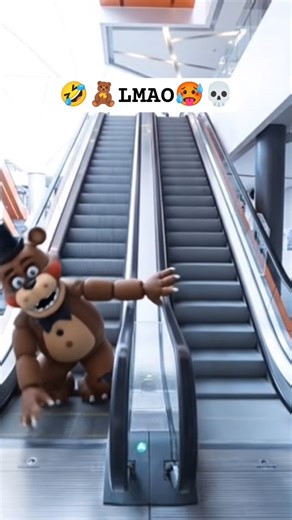 Freddy Fazbear Falls Down Escalator 😭🤣 #fnaf #fnafedit #freddyfazbear #comedy #fypshorts