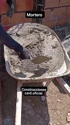 199K views · 3.4K reactions | mortero en la construcción es una mezcla entre arena cemento y agua a veces cal y así se prepara #construccionescard | cardconstrucciones_ | Facebook