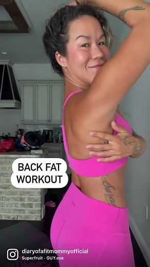 BACK FLAB WORKOUT 🔥 Grab a dumbbell and try these moves for a killer back workout! Complete three sets of 10 reps per move. For my 12 week home workout plan, click the link inside of the comments | Sia Cooper