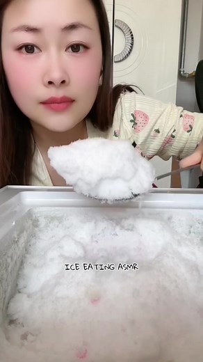 Delicious Powdery Ice Eating ASMR Experience