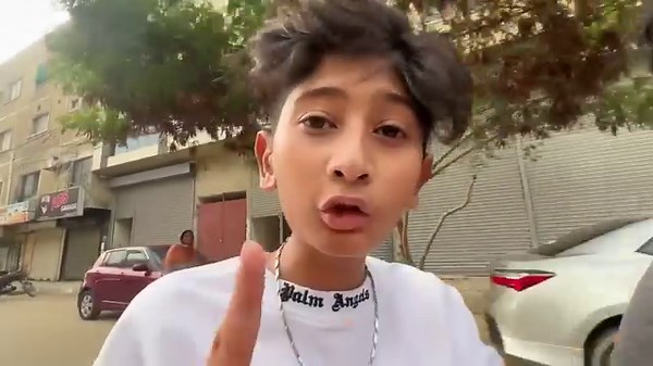 1.9M views · 43K reactions | Baby Cow ki Girlfriend Le Aye Vampire yt | Vampire Yt | Facebook