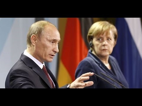 Merkel se prend un coup de MARTEAU par Poutine