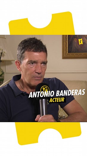 "Douleur et gloire est le film le plus personnel de Pedro Almodovar" De retour chez Pedro Almodovar pour la 8ème fois de sa carrière, Antonio Banderas nous détaille son rôle dans DOULEUR ET GLOIRE, actuellement au cinéma 🎬 | AlloCiné