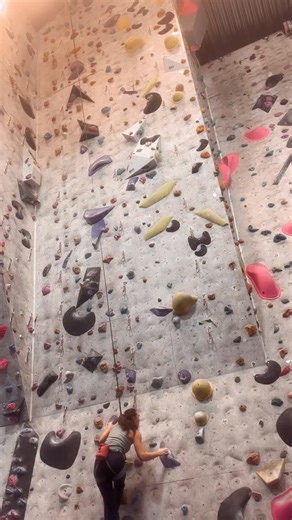 This winter I’m learning something new. It’s so refreshing to be a complete beginner. Nora is badass, breezing up the hardest problems in the gym, and for now I’m too embarrassed to show my scraggly attempts. She has climbed for years amongst Norways elite, nevertheless I’m constantly impressed and amazed. It’s a different strength in climbers. For now I’m overcoming a fear of heights and learning to trust rope and very thin things. Trying to understand new body dynamics and finding a whole unde