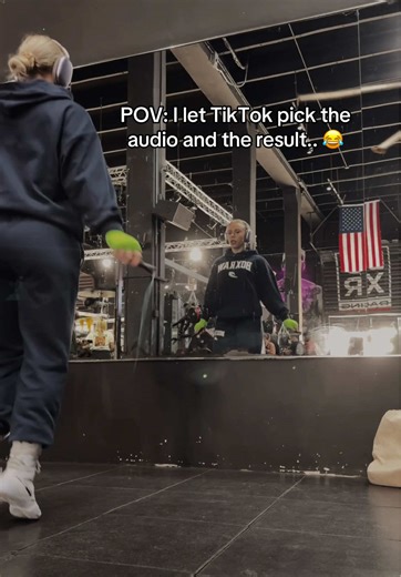 To be honest this is the internal dialogue I have when I jump rope too so fair 😂🤝🏼 #boxing #fyppp #ifbbpro