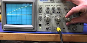 EEVblog #196 – Tektronix 2225 Analog Oscilloscope - EEVblog