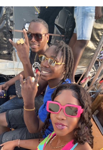 Paroles de la chanson 'T’es bête et méchant' avec Zikim le confident