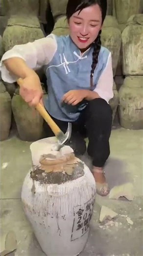 “Authentic Taste from Shaoxing, ChinaTraditional Chinese Rice Wine”“Smooth • Rich • Aromatic