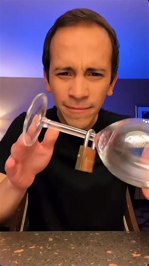 周董 | The shackles enter the cup. #magic | Instagram