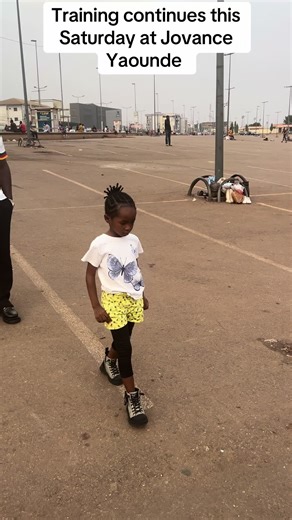 Meet our baby model in Yaounde doing her best. Registration still on going dm if interested. #yaoundecameroun🇨🇲🇨🇲 #camerountiktok🇨🇲 #modeling #babymodel #models