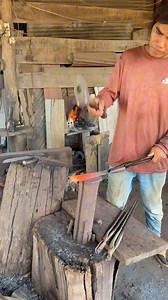 He simple uses technique to restore old broken blade. | Kambrok craft