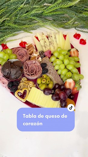Cómo hacer una tabla de queso en forma de corazón en un minuto