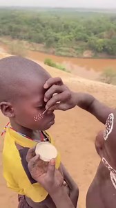 🌿🎨 The Karo Tribe of Omo Valley is renowned for their stunning body painting traditions. Using white chalk and ochre, they create intricate designs that celebrate their cultural heritage and identity. These vibrant patterns showcase the beauty and artistry of the Karo people. 🌍✨ Omo Valley 🎥 @cocogreenzgyal Follow @africanvibes to learn more about African culture. • Use #africanvibes to get featured⁠ #exploreafrica #travelafrica #visitrwanda #travelgram #tanzania #thisisafrica #visitafrica #