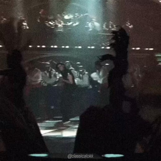 ✫ on Instagram: "Le beta... 😭 . . . . . “Dil Na Diya”… the song where Sonu Nigam’s voice hits different and suddenly you feel like Hrithik doing slow-motion steps on a rooftop 😭🔥. That iconic rhythm, that energy, that full Bollywood festival vibe — this track is pure nostalgia! A song that turns every moment into a celebration, every beat into a dance move, and every heart into a filmy hero. 2006 vibes → unmatched. Krrish era → legendary. Sonu Nigam → timeless. This song still enters the brai