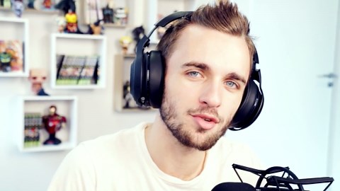 SQUEEZIE-GUIDE DE SURVIE POUR ALIEN ! (Compilation de jeux)