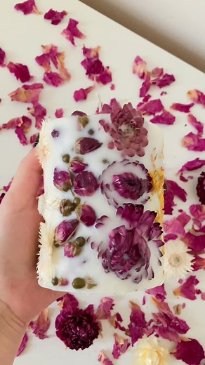 WHY DO WE LOVE OUR BOTANICAL CANDLES?🕯 🌸 the most flowery kind of candles 🌸 it uses beautiful natural dry flowers 🌸 unusual creation process 🌸 unusual burning process 🌸 burns from the inside, highlighting the outer layer of flowers 🌸 the most elegant and gorgeous candles #candle #candles #candlemaking #candleshop #sculpture #handmade #candlesofinstagram #candlemagic #giftideas #soywax #homedecor #soywaxcandles #scentedcandles #candlelover #pillarcandles #sculpturalcandles #etsy #botanical