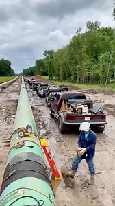 281K views · 3.5K reactions | You don’t get muddy at Walmart pushing carts… #rigwelder #weldingrig #welder #pipelinewelder #pipeline #thepipelinelife #pipeliner #oil #oilfield #pipelineshit #pipelinetrash #operator #construction #bluecollar | The Pipeline Life | Facebook