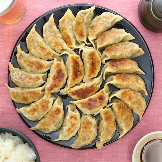 キャベツたっぷりジューシー餃子 作り方・レシピ | クラシル