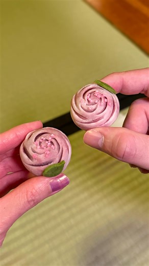 👫Have u fed ur girlfriend yet? on Instagram: "Did you know you can experience an authentic Japanese tea ceremony in NYC? @ChaAnteahouse is now hosting Japanese tea ceremony in their newly renovated CHASHITSU, a traditional Japanese tea room, where you can discover a sense of peace and harmony while savoring authentic MATCHA (from Uji, Kyoto) and their homemade WAGASHI (traditional Japanese confections) 🍵 🌸 The host AKA tea master will guide you through the OTEMAE—the series of performance inv