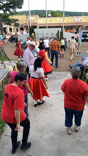 Line dancin with Rockin Luke at the Lost in the Fifties Sock Hop in Mountain View ,AR. | Mountain View Friday & Saturday Night Music On The Square