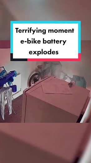 Terrifying footage shows the moment an e-bike battery exploded inside a house in Birmingham while it was on charge. West Midlands Fire Service released the shocking video to warn people about the dangers of not charging e-bikes correctly. A fire service spokesperson has advised those with e-bikes to follow manufacturer's instructions, and never leave an item charging while asleep or away from home. #fyp #trending #tiktok #fy #world #ebike #ebikes #explode #explosion #battery #batterycharging #fi