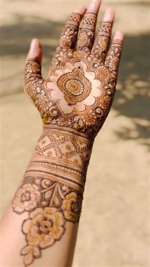 Bridal Henna Tutorial | Elegant Wedding Mehndi Design 👰✨ #shorts
