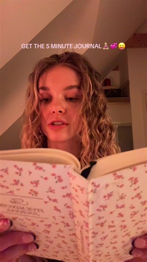 Transform Your Life with the 5 Minute Journal