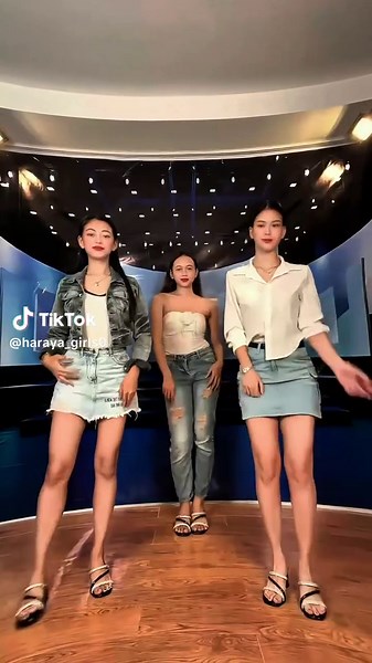 Women Dance Trends: Explore the Latest Girl Dance Moves