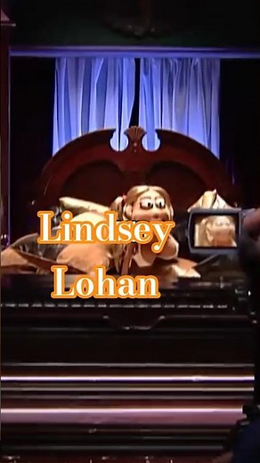 Eminem goofing around with Lindsey Lohan on MTV 2005 🤣